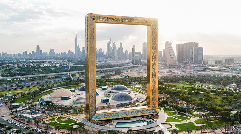 Dubai gate showing old and new dubai